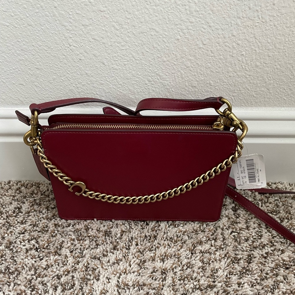 Signature Chain Crossbody